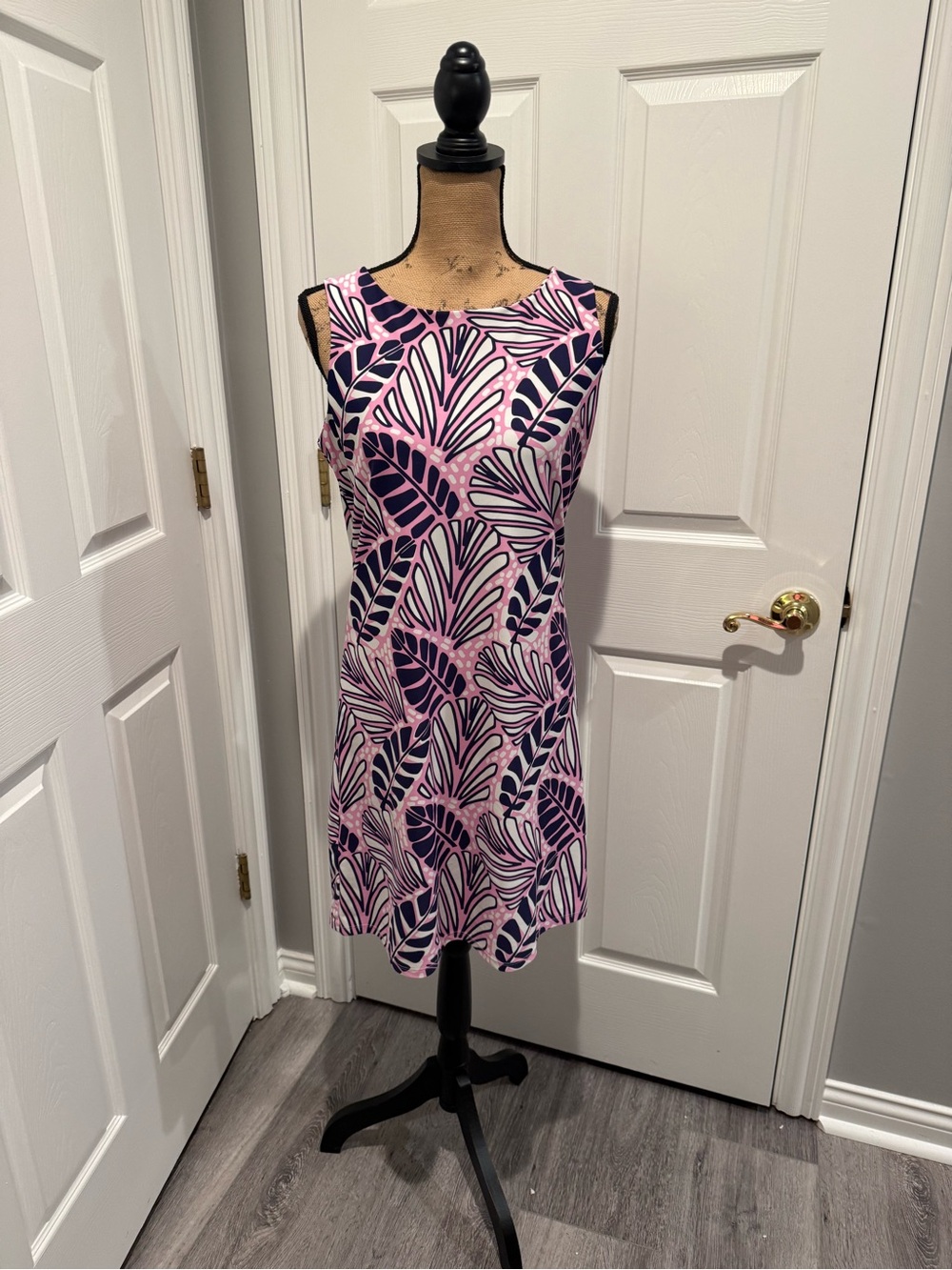 All For Color Pink & Navy Leaf-Print Sleeveless Shift Dress